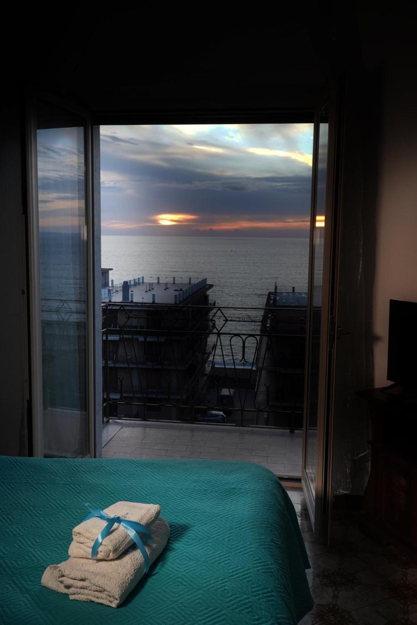 Apartamento House Of Sun 2016 Castellammare di Stabia Exterior foto